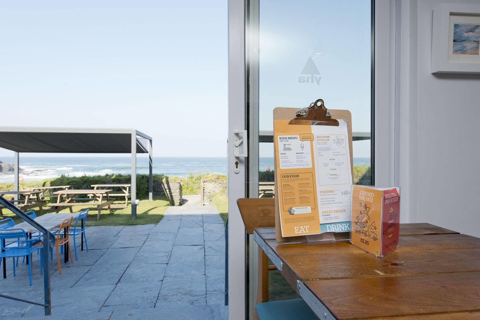 Yha Treyarnon Bay Hostel Padstow Exterior foto